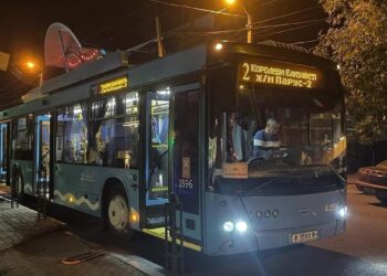 У Дніпрі замінили табло на громадському транспорті 