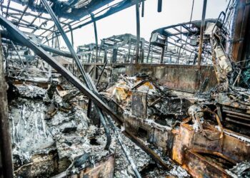 Знайшли тіло другого загиблого під завалами на АТП у Дніпрі