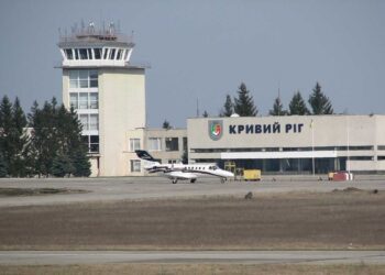 Окупанти розбомбили аеропорт у Кривому Розі