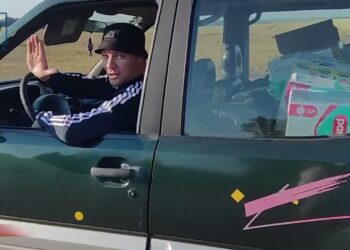 Мiльйон гривень на пікапи: волонтери з з Дніпра відкрили збір на автівки для ЗСУ