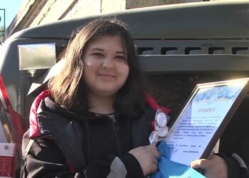 Десятирічна дівчинка з Дніпра назбирала кошти для ремонту автівок для ЗСУ