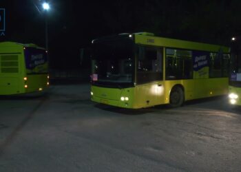 До Дніпра відправлено 30 автобусів з Киева