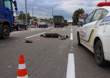 У Дніпрі на Донецькому шосе фура насмерть збила жінку