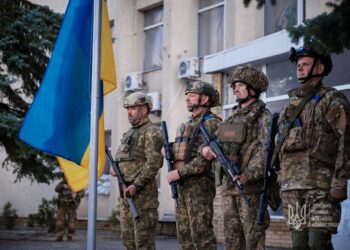 Над деокупованим Лиманом офіційно підняли український прапор