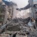 Ворог поцілив ракетами в житлові будинки у Запоріжжі: фото та відео