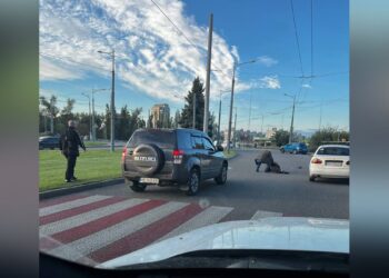 У Дніпрі автівка збила 15-річну дівчинку на зебрі