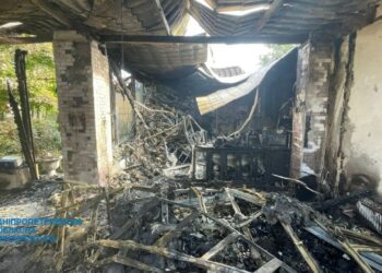 Прокуратура показала нові фото з наслідками обстрілу Нікопольщини