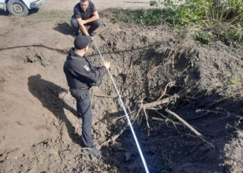 Поліція документує наслідки ворожих атак у Нікополі та показала чергові фотодокази