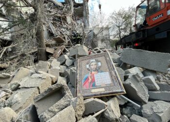 Зросла кількість загиблих внаслідок ракетного удару по центру Запоріжжя