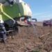 На Дніпропетровщині під час роботи у полі загорівся комбайн 