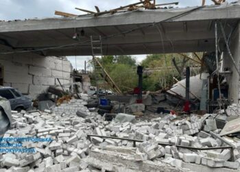 Прокуратура показала фото наслідків ракетної атаки по Дніпру