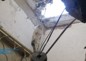 Прокуратура показала фото з обстріляного Нікополя