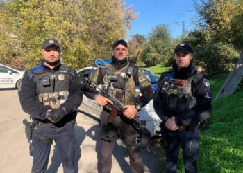 У Дніпрі поліцейські врятували суїцидницю