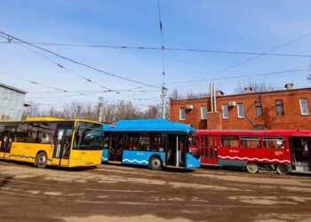 У Дніпрі закриють одну станцію метро та зменшать кількість рухомого складу електротранспорту на лінії 