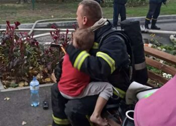 У Покрові на пожежі врятовано дитину