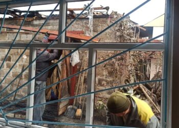Поліція фіксує наслідки рашистських обстрілів Нікополя та Марганецької громади