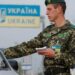 Виїзд чоловіків за кордон: українцям пояснили, коли запрацює “єВідрядження”