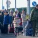 Українцям, які зараз перебувають за кордоном, не варто повертатися додому до весни, — Верещук 