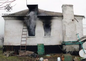У Дніпрі на пожежі загинув чоловік та постраждала жінка
