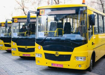 Сьогодні громади області отримали перші 10 шкільних автобусів