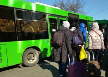 Жителі Херсона зможуть евакуюватися на зиму до Кривого Рогу: куди звертатися