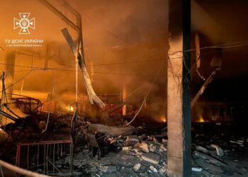 Масована атака дронів по Дніпру: подробиці та фото від рятувальників