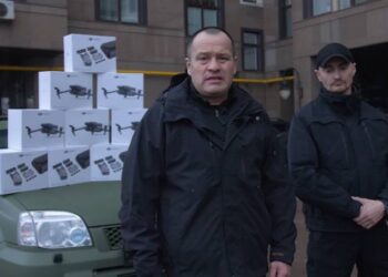 «Українська команда» передала військовим з 72-ї бригади квадрокоптери та позашляховик