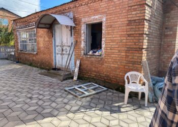 Поліція фіксує пошкодження житла мирних мешканців після обстрілів Нікопольщини (ФОТО)