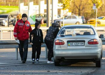 У Дніпрі потрапила у ДТП автівка із дітьми