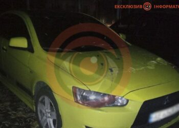 У Дніпрі знову облили кислотою 6 автівок
