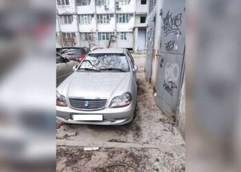 У Дніпрі автохам заблокував під’їзд  до трансформатора