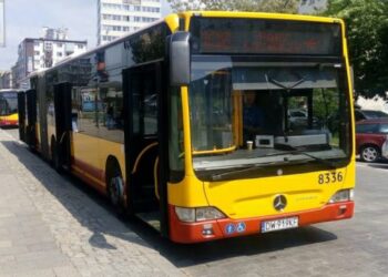 У Варшаві українські учні матимуть пільгу на проїзд у громадському транспорті