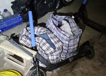 У Дніпрі двоє чоловіків вкрали «вуличні» самокати начебто «на потреби ЗСУ»