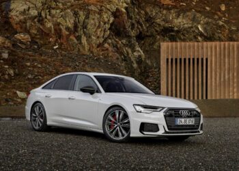 У Дніпрі з СТО викрали Audi