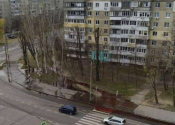 Провулок Добровольців у Дніпрі перетворився на “криваві потоки”