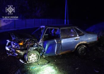 На Дніпропетровщині зіткнулися «ВАЗ» та «ЗАЗ»: постраждало три людини