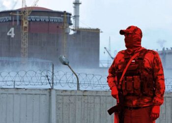 Росіяни планують підключити ЗАЕС до анексованого Криму та Донбасу