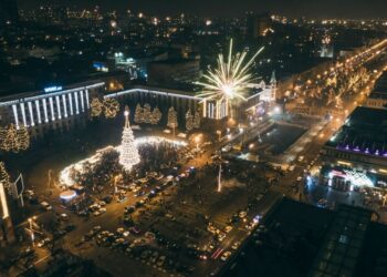 У Дніпрі на новорічних прикрасах для міста вкрали 5,4 млн гривень