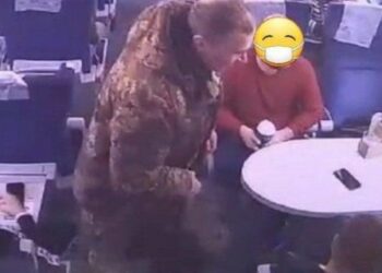 Інцидент із військовим у тамбурі: що показало відео з камер у вагоні 