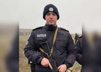У Дніпрі майбутній поліцейський врятував переселенця від самогубства
