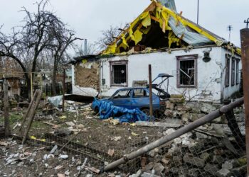 Ворожі ракети поцілили по двох районах Дніпра 