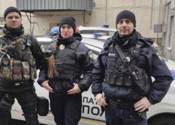 Хвилинка добра: у Дніпрі врятували бабусю, яка пролежала кілька діб на підлозі власної квартири