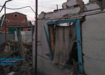 Прокуратура показала нові фото з обстріляної Нікопольщини