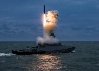 Шторм завадив рашистам вивести ракетоносії у Чорне море