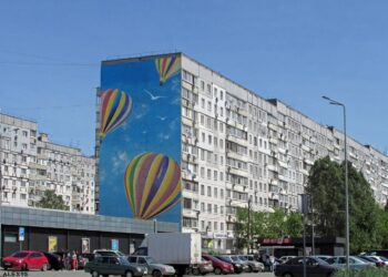 У Дніпрі хлопець випав з вікна багатоповерхівки