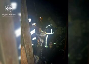На пожежі у Кам’янському врятовано чоловіка