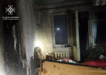 У Кривому Розі під час ліквідації пожежі у квартирі врятовано чоловіка