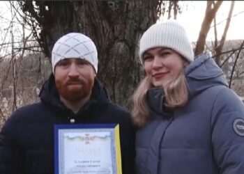 Стало відомо ім’я рятівника дівчинки, яка провалилася під кригу: вражаюча історія