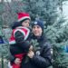 Хвилинка добра: у Кам’янському поліцейські подарували прийомній родині ялинку