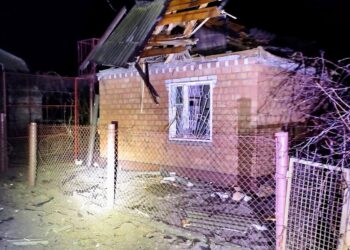 У Кривому Розі рятувальники дістали з-під завалів зруйнованого російською ракетою будинку тіло 1,5-річного хлопчика